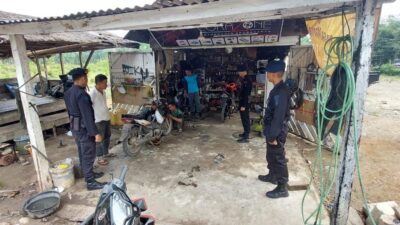 Memasuki Akhir Pekan, Brimob Polda Sumsel Gelar Rutinitas Patroli Dialogis Di Wilayah Ogan Ilir