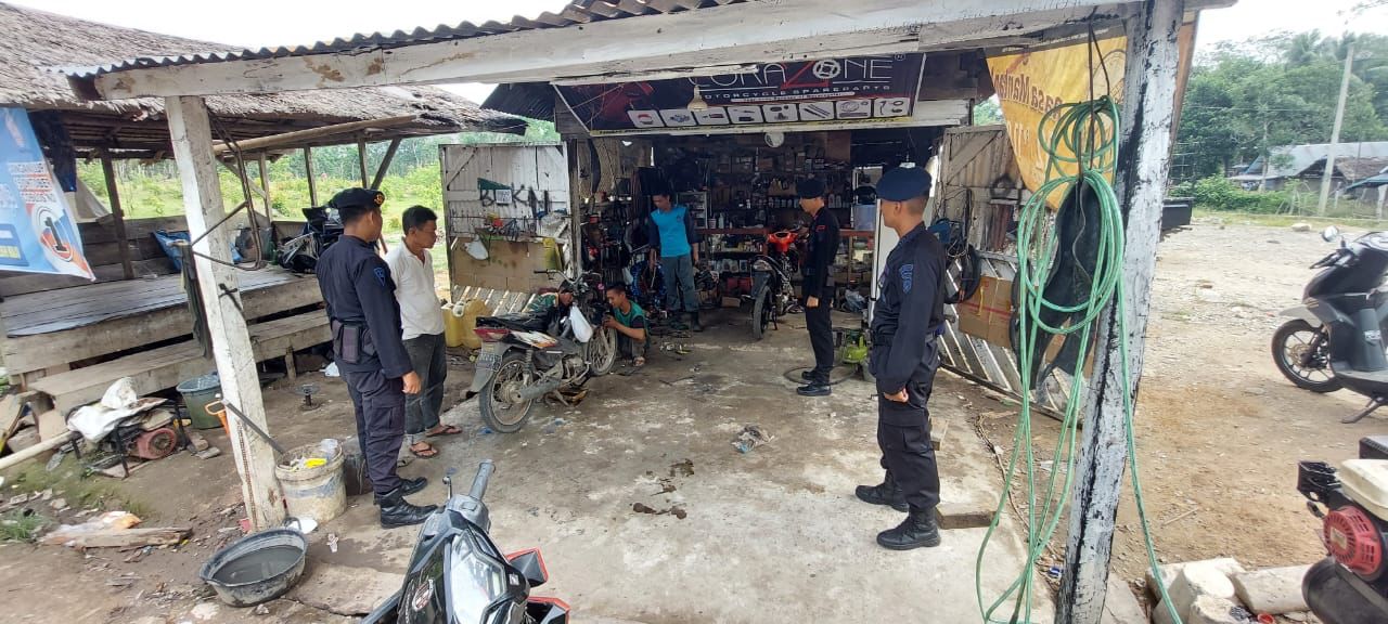 Memasuki Akhir Pekan, Brimob Polda Sumsel Gelar Rutinitas Patroli Dialogis Di Wilayah Ogan Ilir