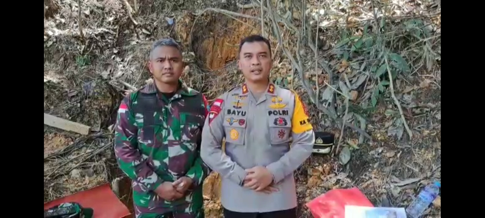 Kapolres AKBP Dr. Bayu SH.MH dan Dandim 1202 Letkol Kav. I Nyoman Artawan S.Sos Yang Pimpin Proses Evakuasi pencarian Korban PETI Yang Diduga Masih Tertimbun Dilokasi 2022