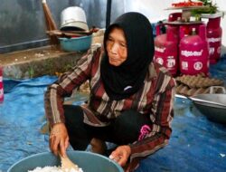 Pertamina Salurkan 100 Tabung LPG Bright Gas untuk Operasional Dapur Umum di Posko Pengungsi Cianjur Pertamina Salurkan 100 Tabung LPG Bright Gas untuk Operasional Dapur Umum di Posko Pengungsi Cianjur