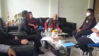 Kuasa Hukum dan Warga Kampung Merah Putih Datangi Kelurahan Sukatani Tapos