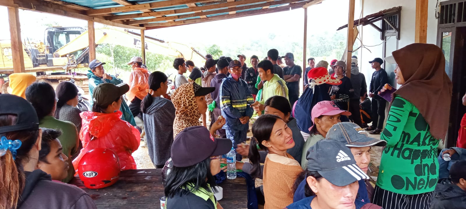 Karyawan Dan Mitra PT JO Perdana Agri Technologi Berharap Portal dan Pemasangan Adat Segera Dibuka Untuk Aktivitas Kembali Normal 2022