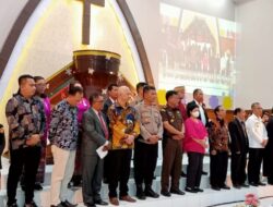 Parayaan Natal Oikumene Kota Singkawang Dihadiri Oleh PJ Walikota Dan Wakil Ketua DPRD Di Gereja HKBP 2022 Parayaan Natal Oikumene Kota Singkawang Dihadiri Oleh PJ Walikota Dan Wakil Ketua DPRD Di Gereja HKBP 2022