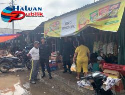Selain Beri Rasa Aman, Ini Himbauan Personil Brimob Sumsel Saat Sambangi Kios Pedagang Di Ogan Ilir Selain Beri Rasa Aman, Ini Himbauan Personil Brimob Sumsel Saat Sambangi Kios Pedagang Di Ogan Ilir