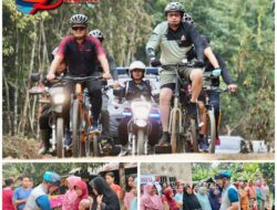Bersepeda, Dansatbrimob Dampingi Kapolda Sumsel Bagikan Sembako Untuk Warga Bersepeda, Dansatbrimob Dampingi Kapolda Sumsel Bagikan Sembako Untuk Warga