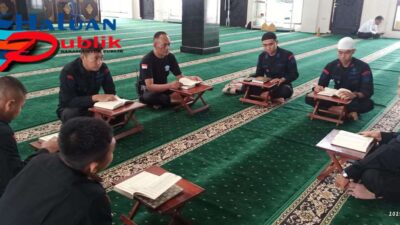 Isi Waktu Luang, Personel Brimob Polda Sumsel Ikuti Giat Hotmil Alquran