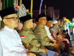 Malam Takbiran 1 Syawal 1444 H Panitia PHBI Kota Singkawang Menggelar Lomba Mobil Hias Dibuka Oleh Walikota Drs. H. Sumastro M.Si Di Mesjid Raya 2023. Malam Takbiran 1 Syawal 1444 H Panitia PHBI Kota Singkawang Menggelar Lomba Mobil Hias Dibuka Oleh Walikota Drs. H. Sumastro M.Si Di Mesjid Raya 2023.