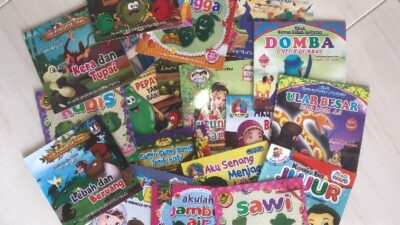 Tambahan Koleksi Buku di Taman Baca Masyarakat Pustamedin di Desa Klareyan sebagai Referensi dalam Acara Weekend Library oleh Mahasiswa KKN Tematik Universitas Diponegoro