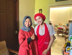 Mahasiswa KKN Undip Bantu UMKM Dapur Zea dan Mom’s Sarroyya untuk Menerapkan Personal Hygiene pada Industri Pangan Mahasiswa KKN Undip Bantu UMKM Dapur Zea dan Mom’s Sarroyya untuk Menerapkan Personal Hygiene pada Industri Pangan