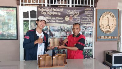 Kreativitas Mahasiswa Teknik Mesin Undip, Mendukung UMKM Kopi Cap Tugu Juang Desa Pulosari dengan Inovasi Cutlery Cove