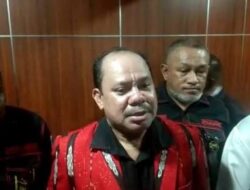 Bangga Presiden Jokowi Pakai Baju Adat Tanimbar, KBMTR Siap Dorong UMKM Kain Tenun Berkualitas Bangga Presiden Jokowi Pakai Baju Adat Tanimbar, KBMTR Siap Dorong UMKM Kain Tenun Berkualitas