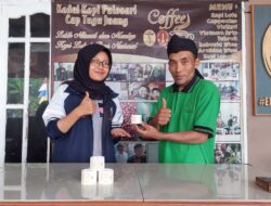 Ubah Ampas Kopi Menjadi Lilin Aromaterapi Tersinkronisasi Musik Relaksasi sebagai Pereda Letih dan Stres Ubah Ampas Kopi Menjadi Lilin Aromaterapi Tersinkronisasi Musik Relaksasi sebagai Pereda Letih dan Stres