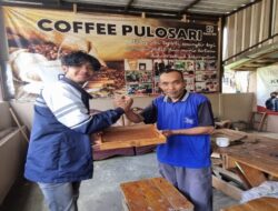 Pembuatan Nampan Bagi UMKM Kopi Tugu Juang oleh KKN UNDIP Pembuatan Nampan Bagi UMKM Kopi Tugu Juang oleh KKN UNDIP