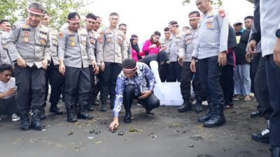 Aksi Bersama Lestari Keanekaragaman Hayati, Pertamina Patra Niaga Regional Papua Maluku Bersama Kapolda Maluku Utara Lepas Tukik di Pantai Kastela