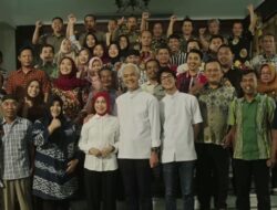 Ganjar Pranowo : Puri Gedeh Penuh Kenangan Saya Memilih Tumbuh di Rumah Ini Agar Selalu Dapat Bekerja Dalam Nyaman dan Tentram Ganjar Pranowo : Puri Gedeh Penuh Kenangan Saya Memilih Tumbuh di Rumah Ini Agar Selalu Dapat Bekerja Dalam Nyaman dan Tentram