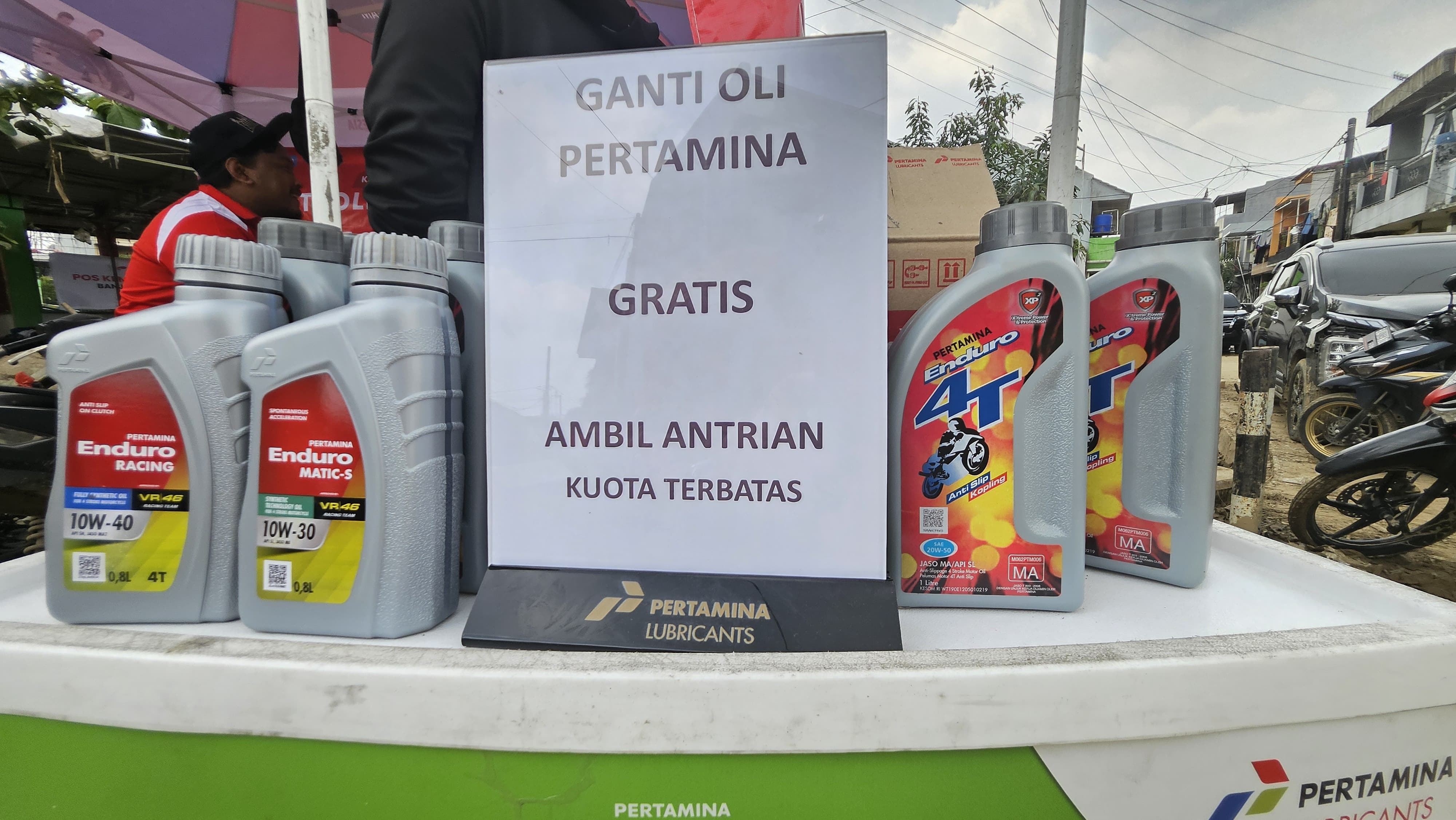 Pertamina Bantu Ganti Oli Gratis 1.000 Motor Terdampak Banjir Jabodetabek