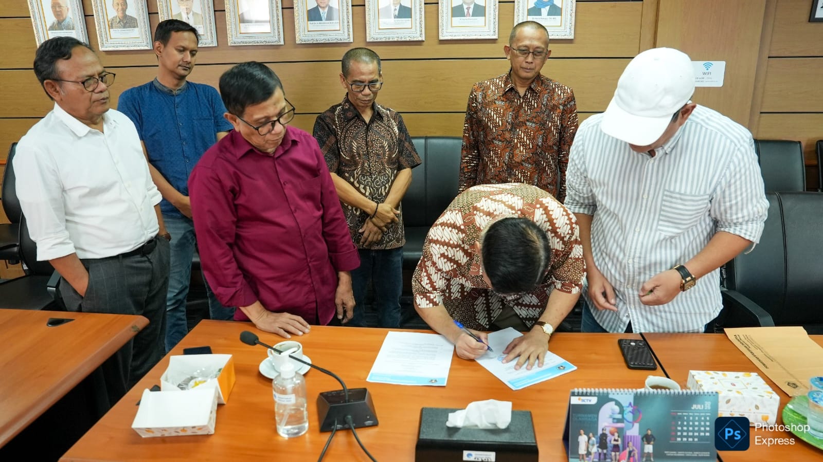 Penandatanganan SK Panitia Bersama Kongres Persatuan PWI di Gedung Dewan Pers, Jakarta.