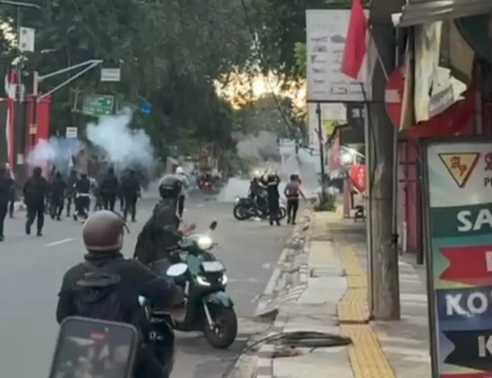 Andi Tatang: Ajak Masyarakat tidak Terprovokasi dan Jaga Depok Kondusif Andi Tatang: Ajak Masyarakat tidak Terprovokasi dan Jaga Depok Kondusif