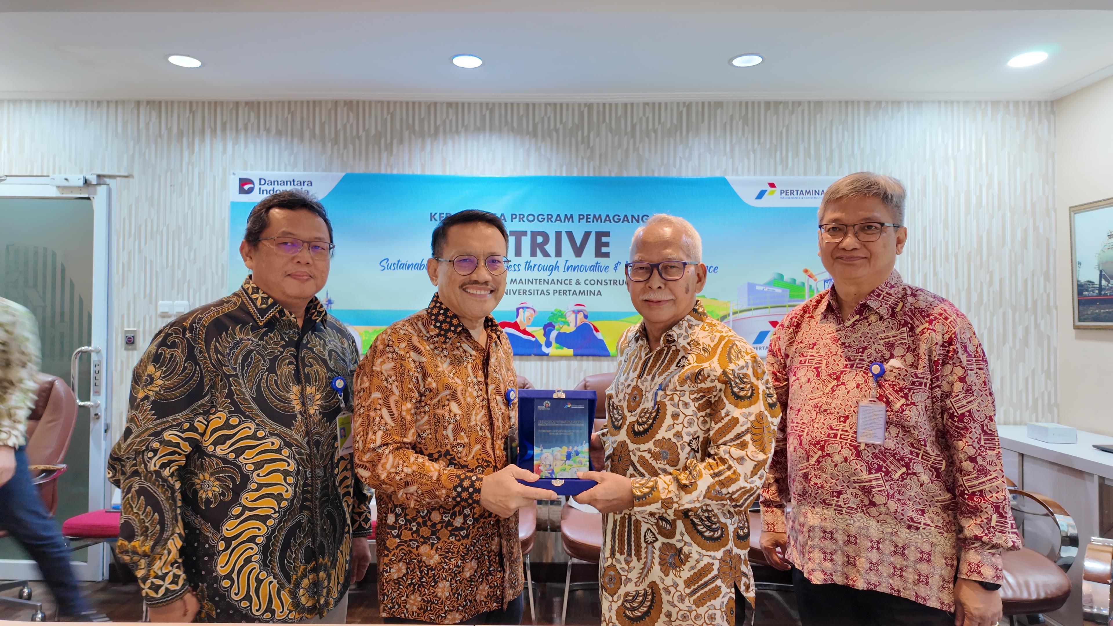 UPER-PertaMC Luncurkan STRIVE, Cetak Talenta Hijau untuk Dukung Transisi Energi Nasional UPER-PertaMC Luncurkan STRIVE, Cetak Talenta Hijau untuk Dukung Transisi Energi Nasional