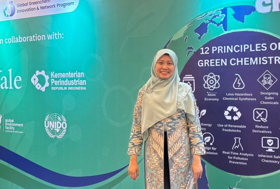 Komitmen pada riset berkelanjutan, Dr. Nonni hadir dalam kegiatan Green Chemistry 2025.