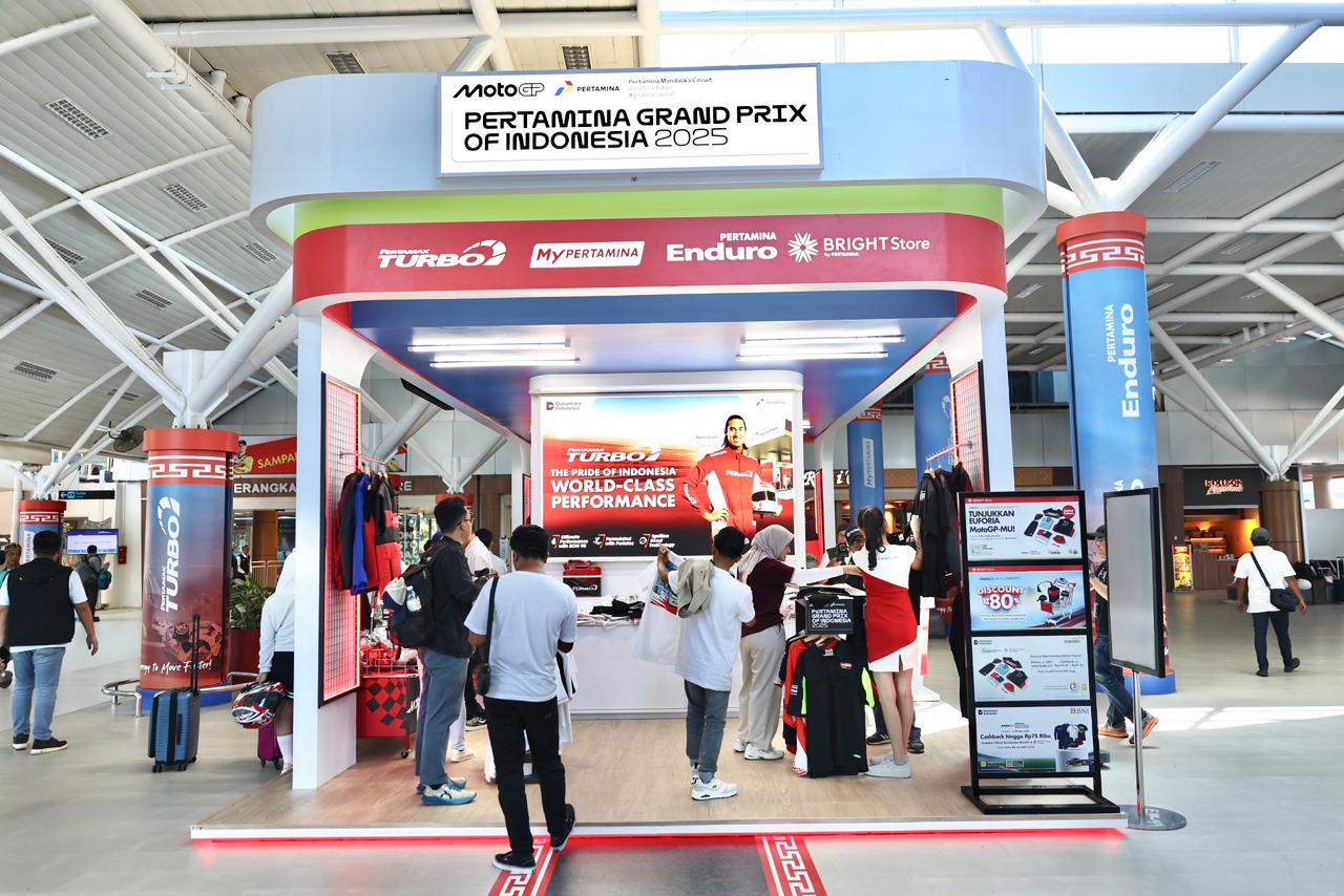 Wisatawan Mancanegara Mulai Datang, Antusias Hadir di Pertamina Grand Prix of Indonesia 2025