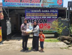 SAMSAT Depok Bagikan Sembako dan Baju kepada Masyarakat, Wujudkan Kepedulian