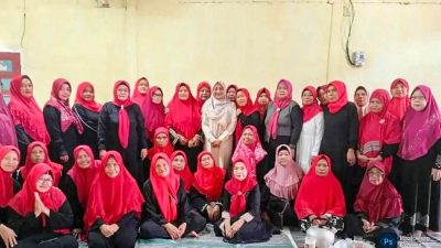 Wakil Ketua DPRD Depok, Yuni Indriany Serahkan Sound Sistem untuk Majelis Taklim Nurul Huda