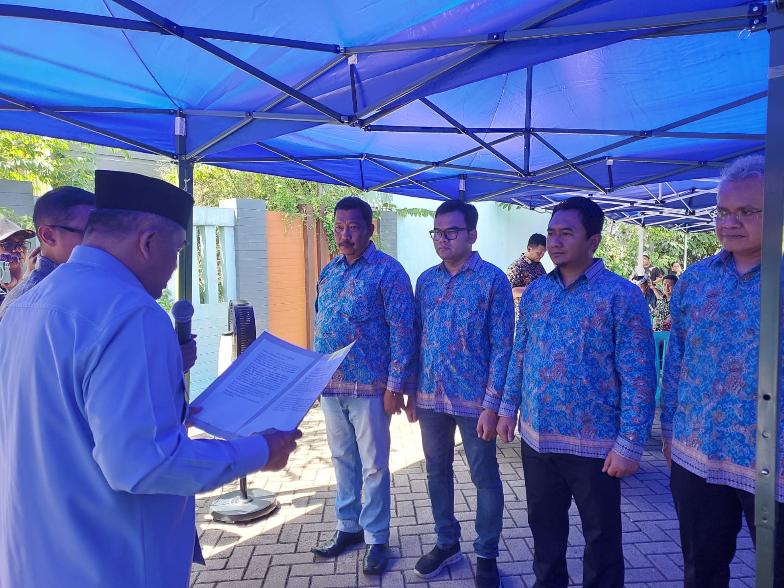 Karangan Bunga dari Pejabat Depok Penuhi Lokasi Acara Pelantikan Kasno