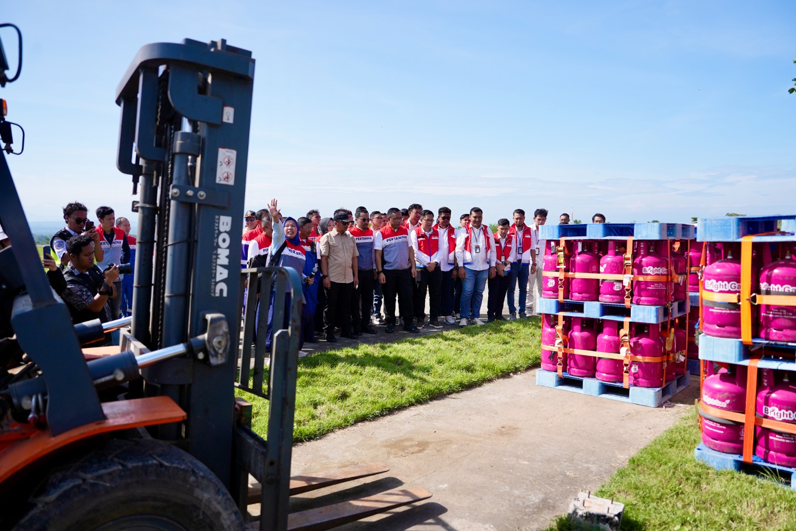 Puncak HUT Pertamina Ke-68, Dirut Pertamina Kawal Misi Kemanusiaan di Aceh